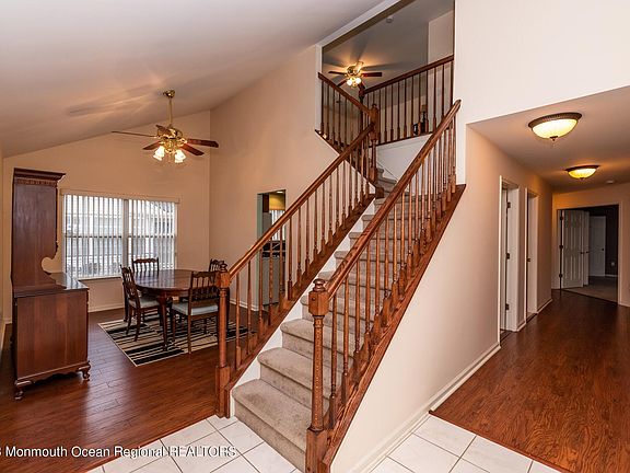 5th image of 3637 Vicari Ave