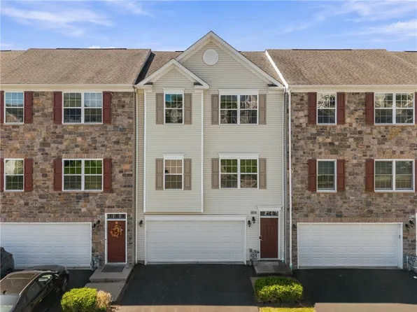 707 Freedom Dr, Carnegie, PA 15106