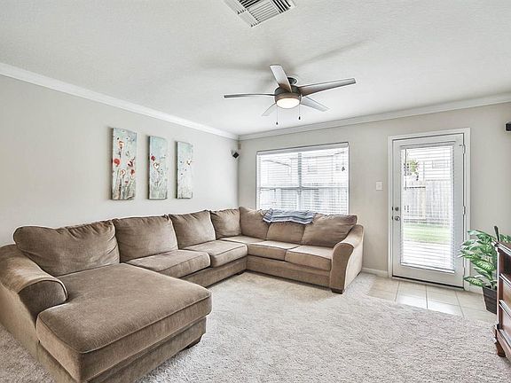 5th image of 811 Sun Lodge Dr