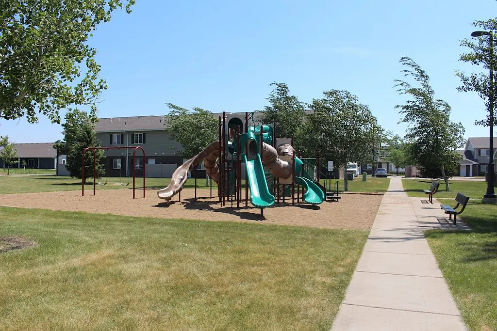 Brooks Townhomes — Photo 2