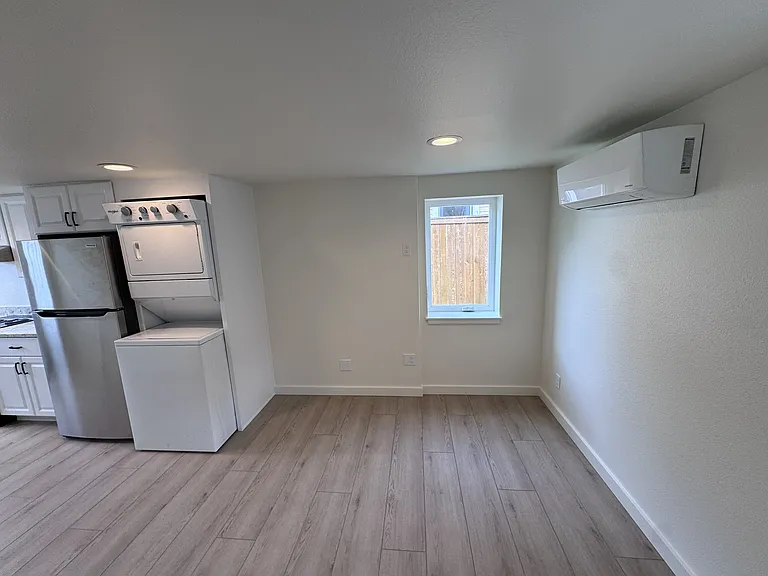 1008 Jenkins St — Photo 1