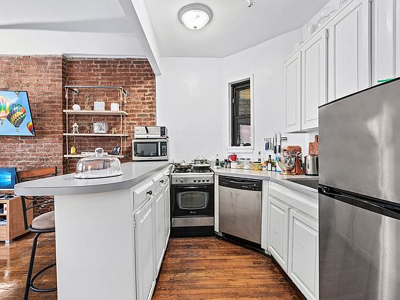 3rd image of 235 E 51st St APT 3B