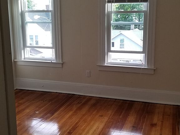 5th image of 20-22 Denton Cir #3