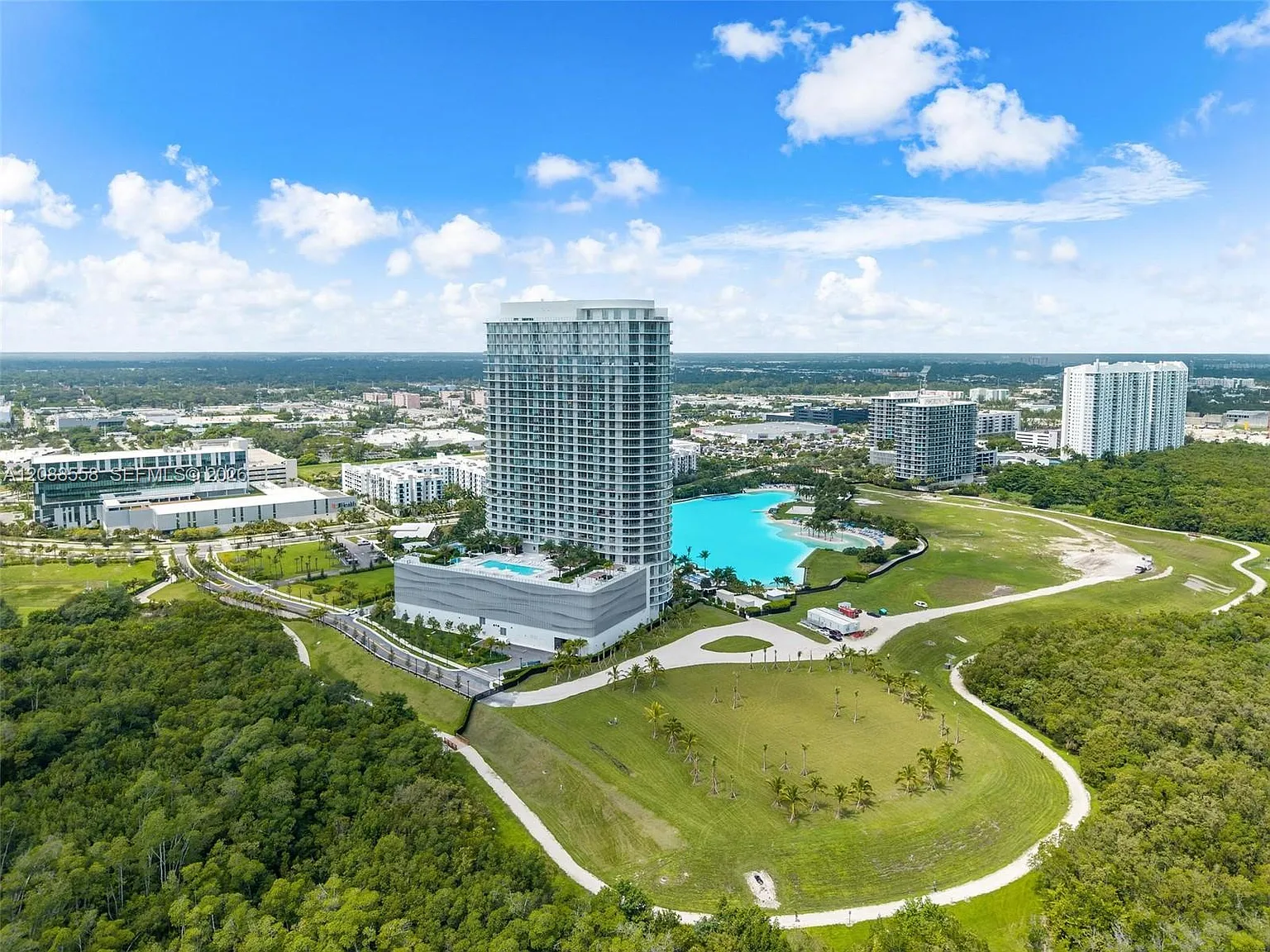 One Park Tower — Photo 3