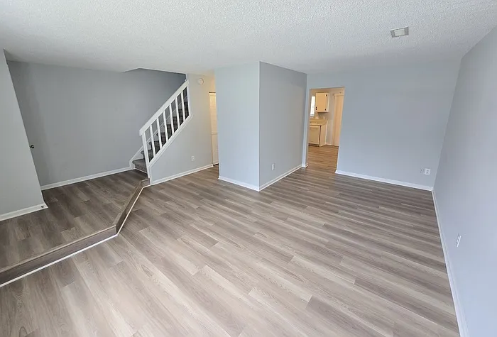 700 Wolftrap Ln — Photo 5