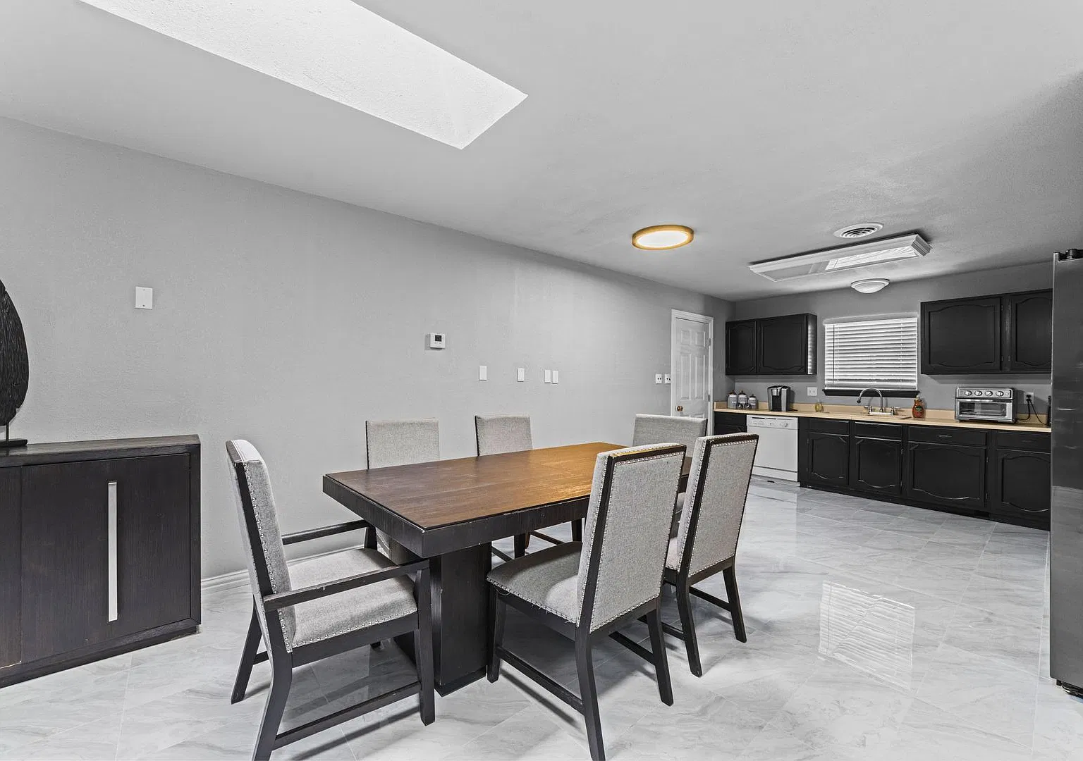 Fully Furnished Home — Photo 4