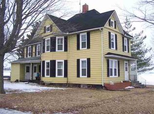 3714 N Hillcrest Rd, Freeport, IL 61032