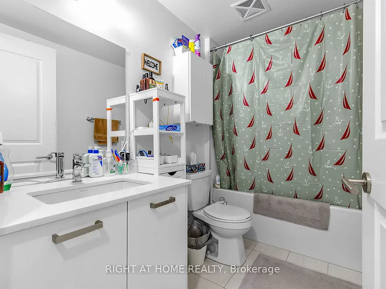 1630 Queen St E #211 — Photo 6