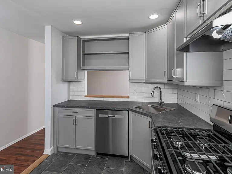 56 Barberry Ct — Photo 4