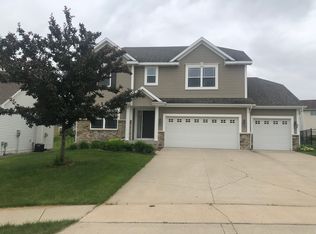 15226 Aurora Cir, Urbandale, IA 50323