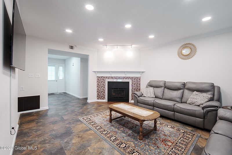 5th image of 58 Meadowlark Drive