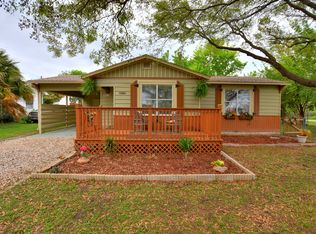 1108 W 3rd St, Taylor, TX 76574