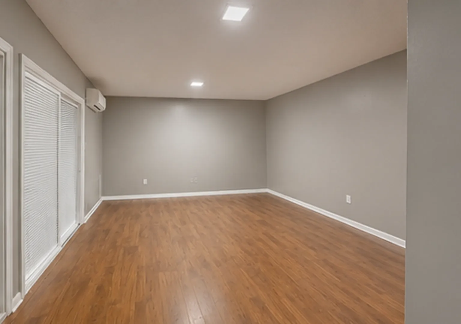 320 Aquarius Dr — Photo 3