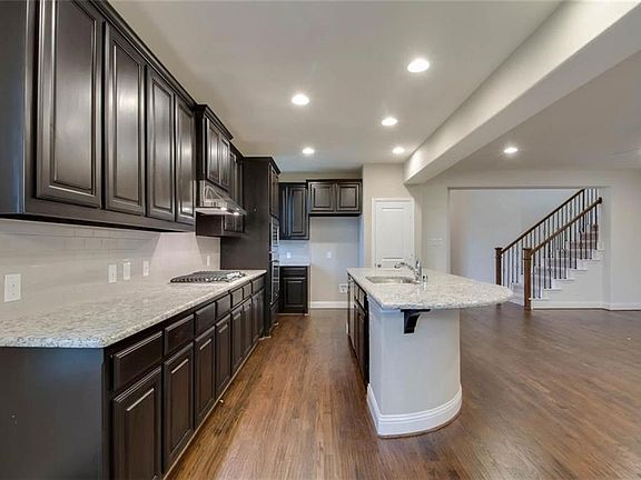 3rd image of 1401 Cashew Ct