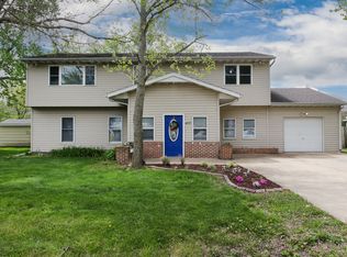 400 N Chestnut St, Stanford, IL 61774