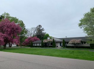 6386 Thorncrest Dr, Bloomfield Hills, MI 48301