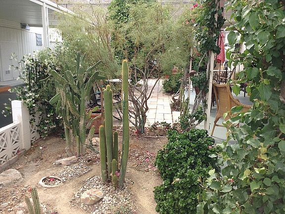 4th image of 207 N Safari St