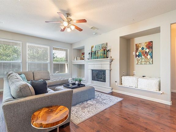 2nd image of 6738 Glenkirk Pl