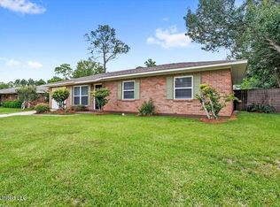 908 Hemlock Rd, Gulfport, MS 39503