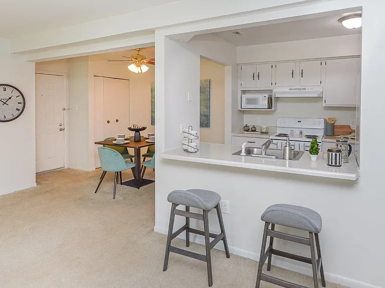 The Landings Apartment Homes — Photo 9