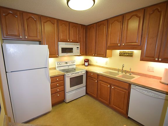 2nd image of 3425 Golfview Dr APT 206