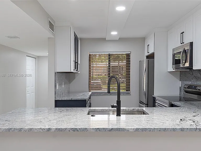 193 Lakeview Dr #103 — Photo 12