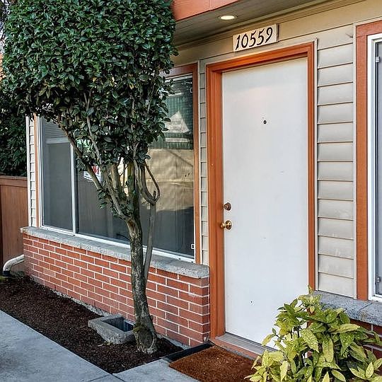 1st image of 10559 Midvale Ave N #10559