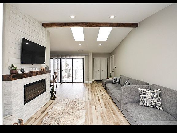 5th image of 15801 76th Ave