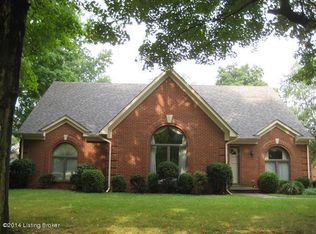 1002 Juniper Springs Dr, Lyndon, KY 40242