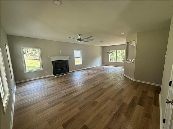 4th image of 15 Oriole Cir