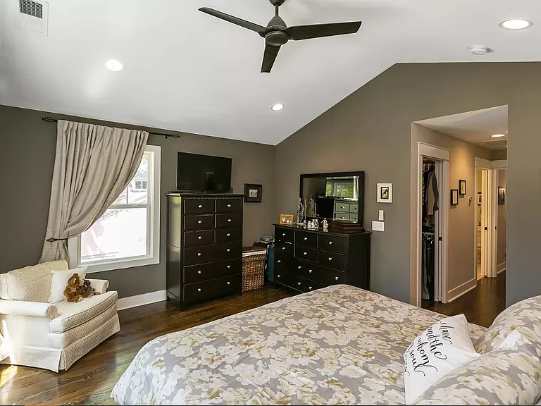 306B Manchester Ave — Photo 15