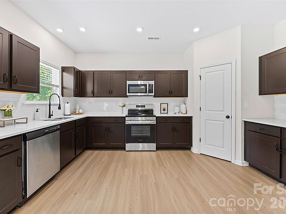 5th image of 6230 Gala Ln