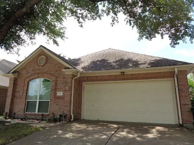 Photo 2 of 22 - 58 Parkway Pl - Jersey Village, TX Building Photo - 58 Parkway Pl