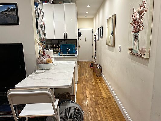 5th image of 175 W 107th St #1