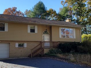 119 William Penn Dr, Milford, PA 18337