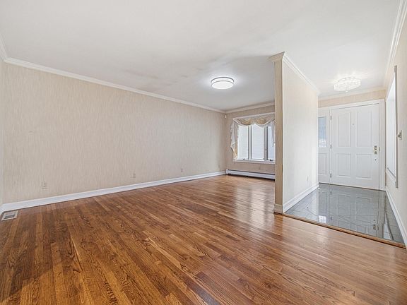 4th image of 411 10th St Floor 1