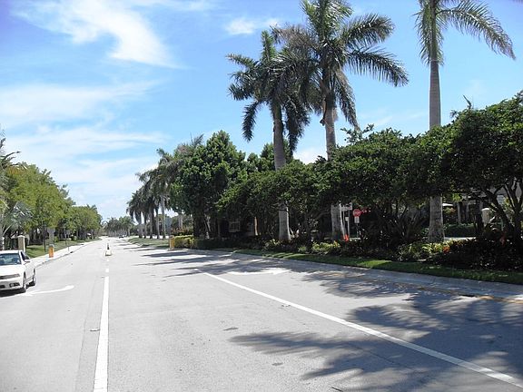 3rd image of 8861 SW 221st Ter