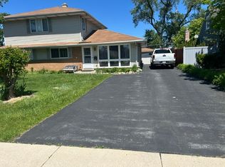 6314 W 85th St, Oak Lawn, IL 60459