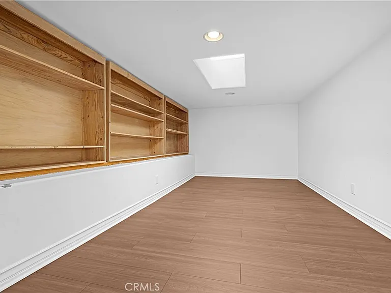 23900 Berdon St — Photo 30