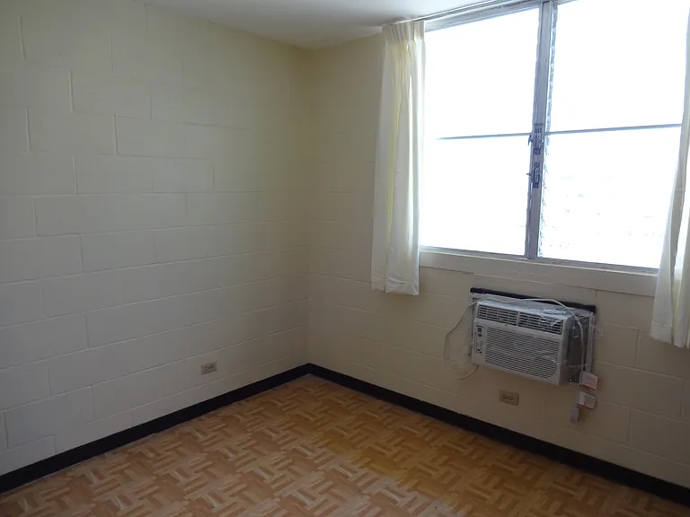 1038 Spencer St — Photo 15