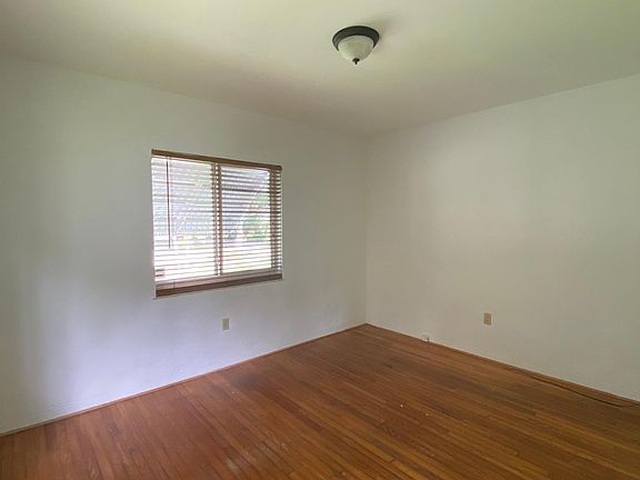 5th image of 850 NE 121st St