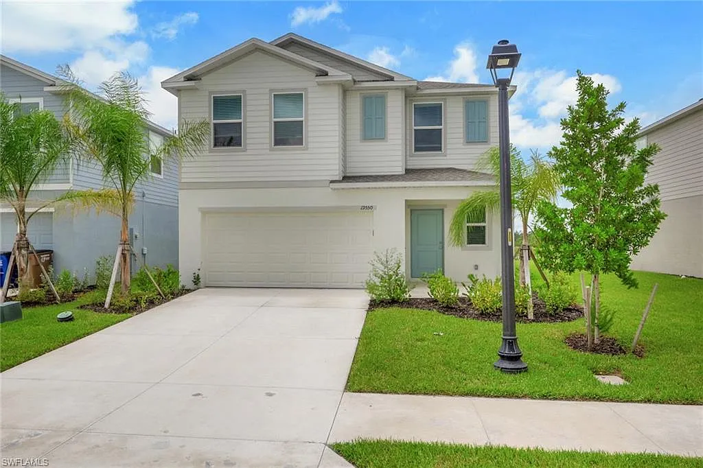 5 bed, 2.5 bath, 2171 sqft, $2,500 — Photo 2