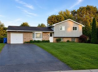50 Kenwick Dr, Rochester, NY 14623