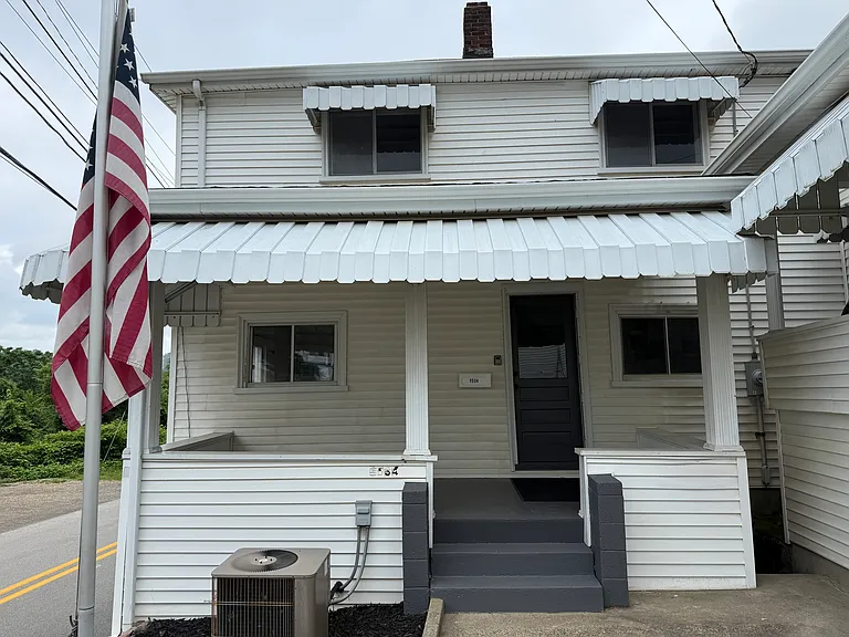 1534 Marshall St — Photo 7