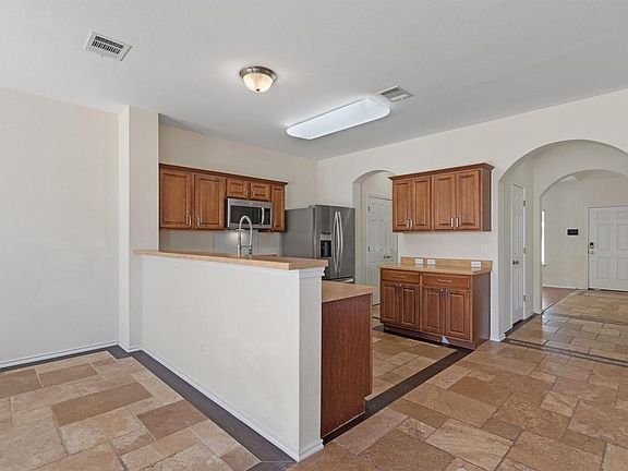 Shared kitchen and din