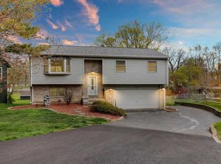 1914 Orchard Ln, McHenry, IL 60050