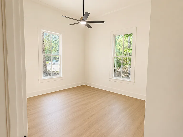 910 Highland Ave — Photo 19