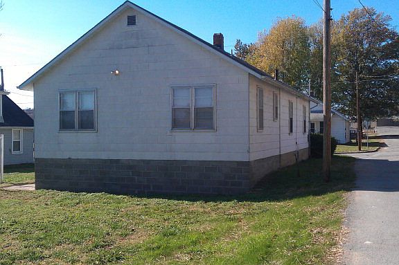3rd image of 617 Virginia St