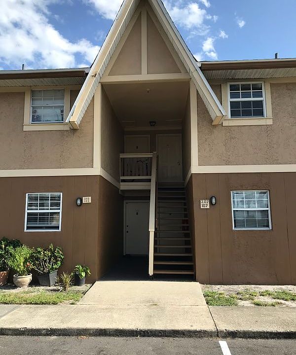 1st image of 207 Bristol Ln