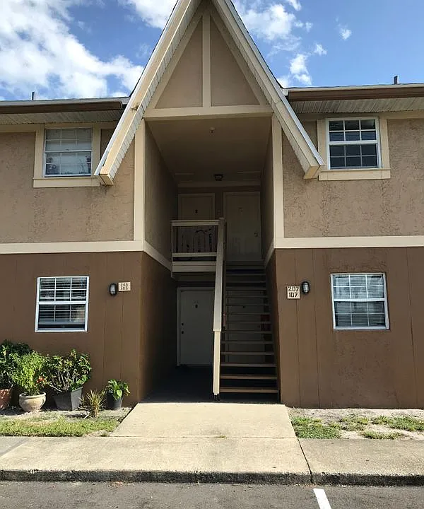 207 Bristol Ln